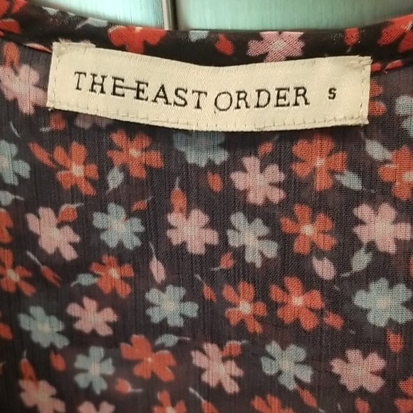 💕THE EAST ORDER💕 Cece Top ~ Night Poppy Floral - Picture 13 of 13
